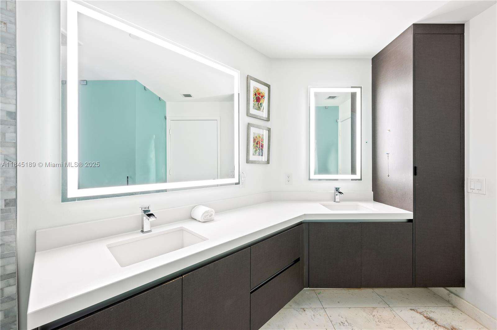 Paramount Miami Worldcenter at 851 1st Ave, Miami, FL 33132 - For Sale photo 13