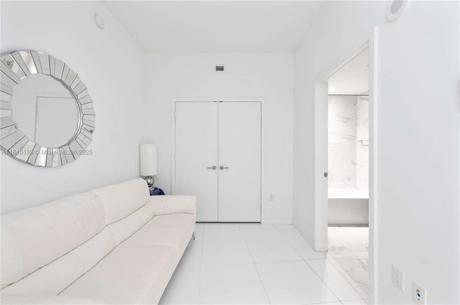 Paramount Miami Worldcenter at 851 1st Ave, Miami, FL 33132 - For Sale photo 15