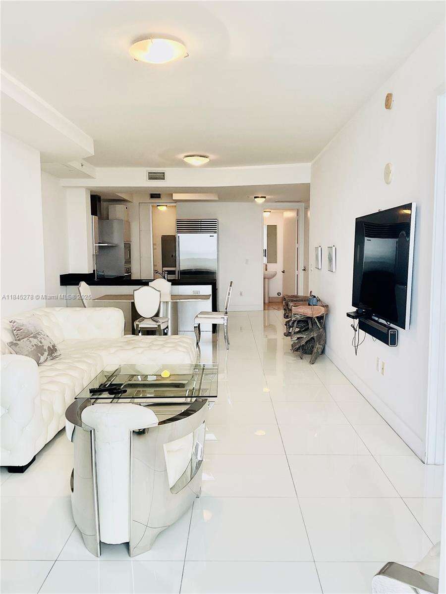 Trump Royale at 18201 Collins Ave, Sunny Isles Beach, FL 33160 - For Sale photo 4