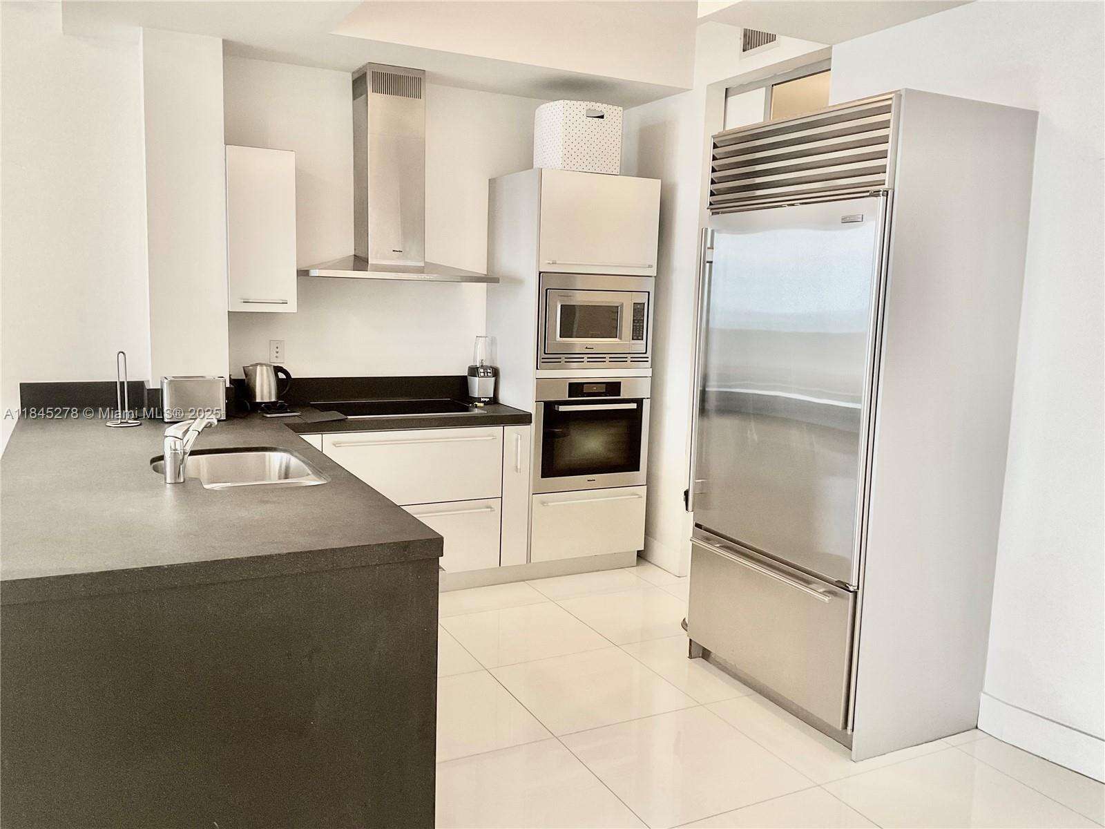 Trump Royale at 18201 Collins Ave, Sunny Isles Beach, FL 33160 - For Sale photo 7