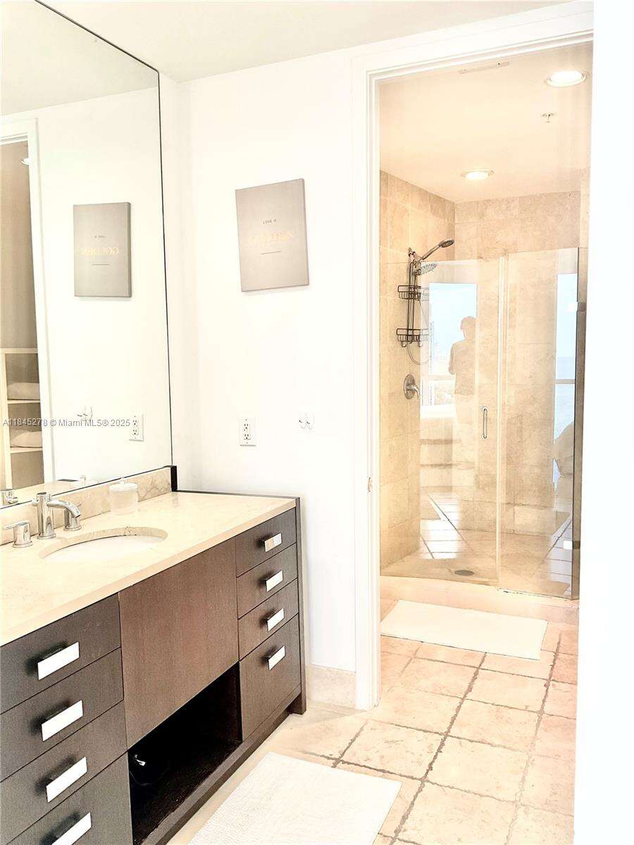 Trump Royale at 18201 Collins Ave, Sunny Isles Beach, FL 33160 - For Sale photo 9