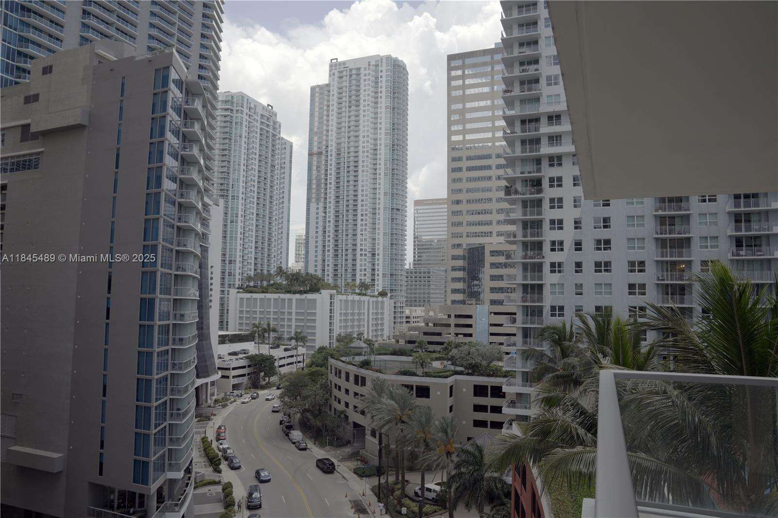 The Mark On Brickell at 1155 Brickell Bay Dr, Miami, FL 33131 - For Sale photo 11