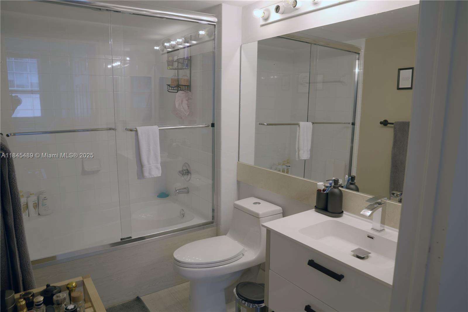 The Mark On Brickell at 1155 Brickell Bay Dr, Miami, FL 33131 - For Sale photo 15