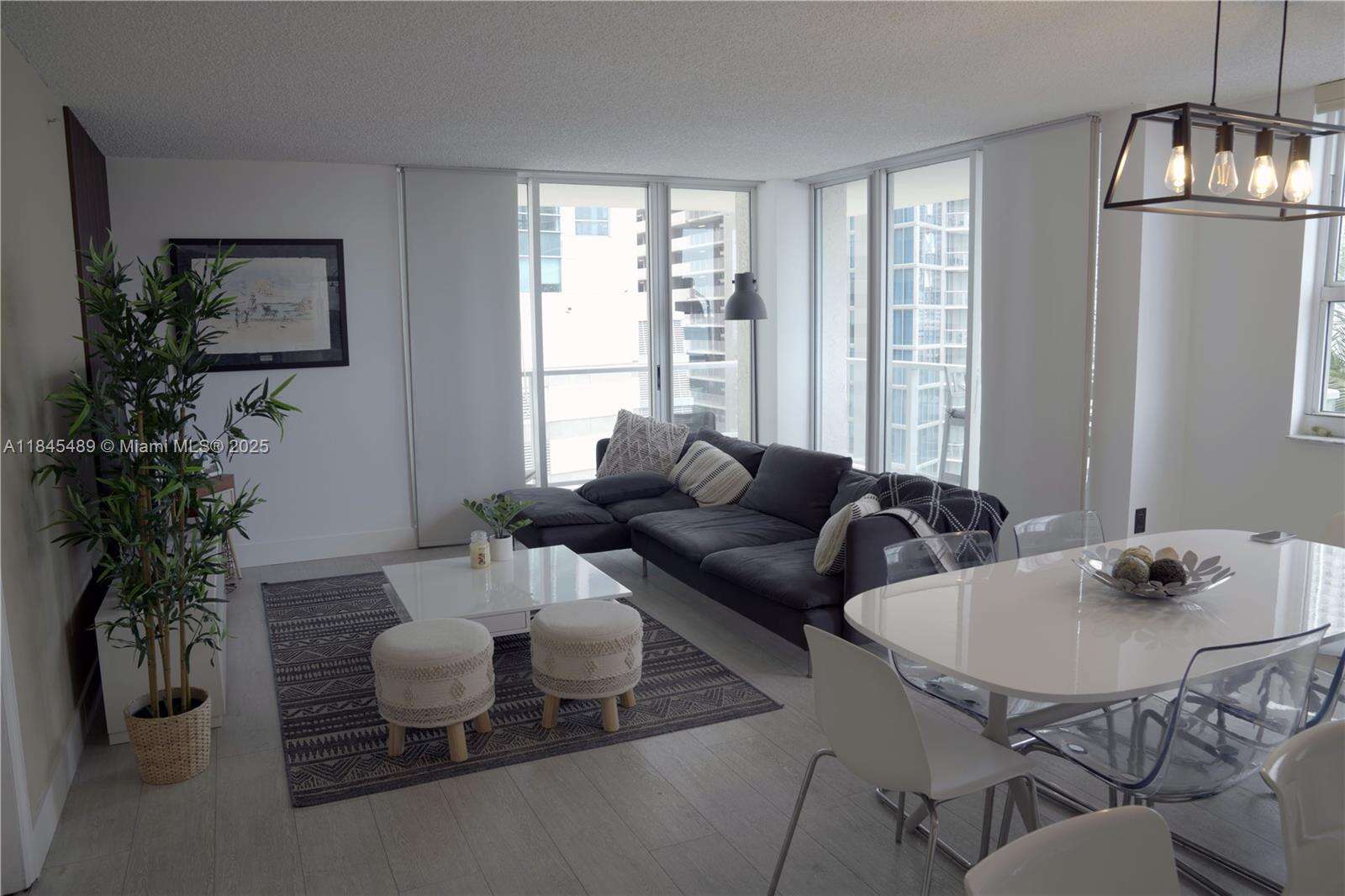 The Mark On Brickell at 1155 Brickell Bay Dr, Miami, FL 33131 - For Sale photo 16