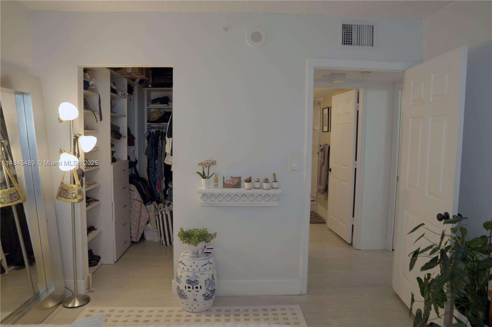 The Mark On Brickell at 1155 Brickell Bay Dr, Miami, FL 33131 - For Sale photo 22