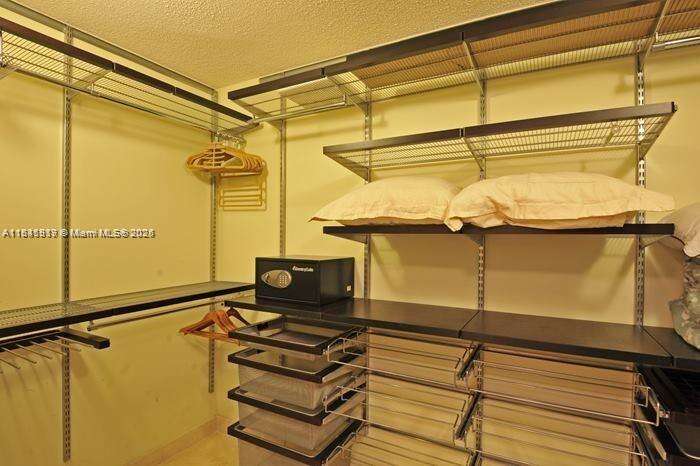Sands Pointe at 16711 Collins Ave, Sunny Isles Beach, FL 33160 - For Sale photo 17