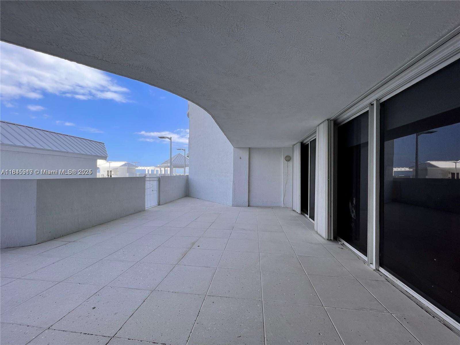 Sands Pointe at 16711 Collins Ave, Sunny Isles Beach, FL 33160 - For Sale photo 3