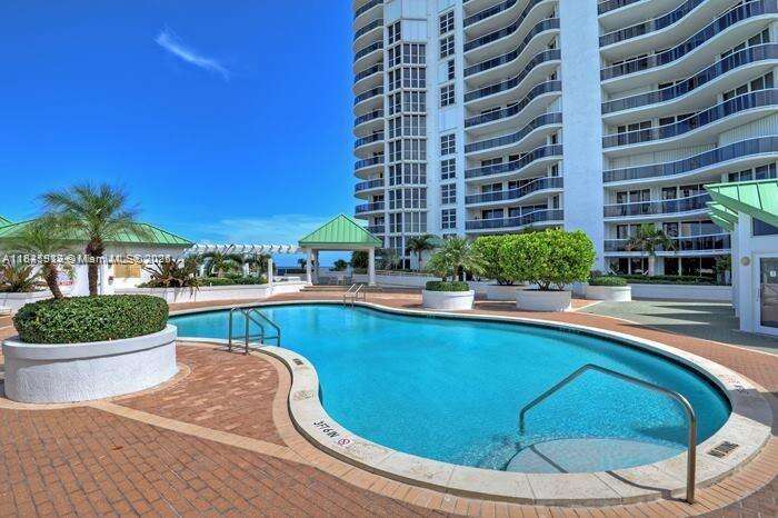 Sands Pointe at 16711 Collins Ave, Sunny Isles Beach, FL 33160 - For Sale photo 5