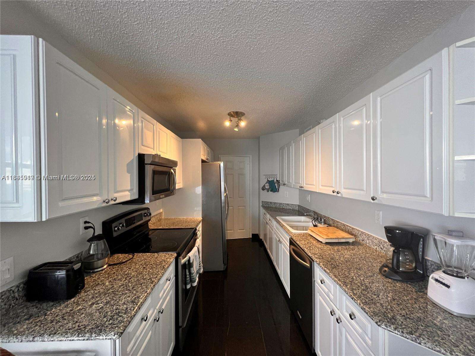 Sands Pointe at 16711 Collins Ave, Sunny Isles Beach, FL 33160 - For Sale photo 6
