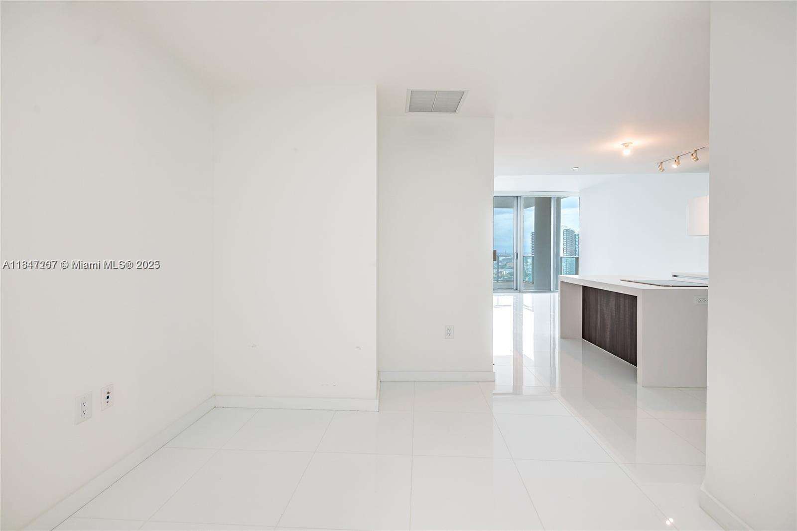 Paramount Miami Worldcenter at 851 1 Ave, Miami, FL 33132 - For Sale photo 13