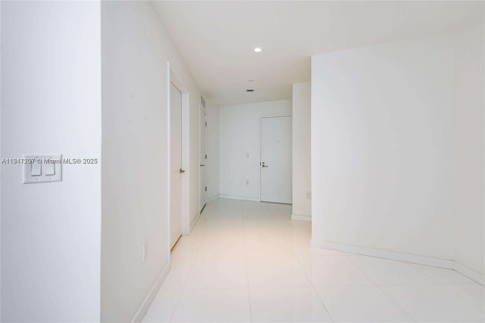 Paramount Miami Worldcenter at 851 1 Ave, Miami, FL 33132 - For Sale photo 14