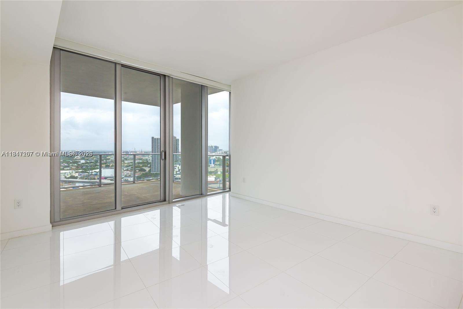Paramount Miami Worldcenter at 851 1 Ave, Miami, FL 33132 - For Sale photo 17