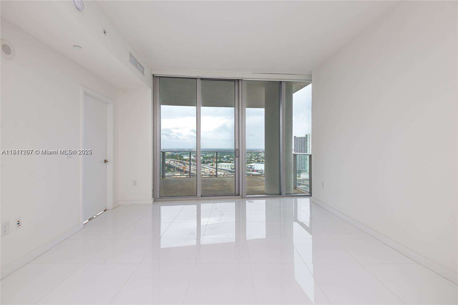 Paramount Miami Worldcenter at 851 1 Ave, Miami, FL 33132 - For Sale photo 18