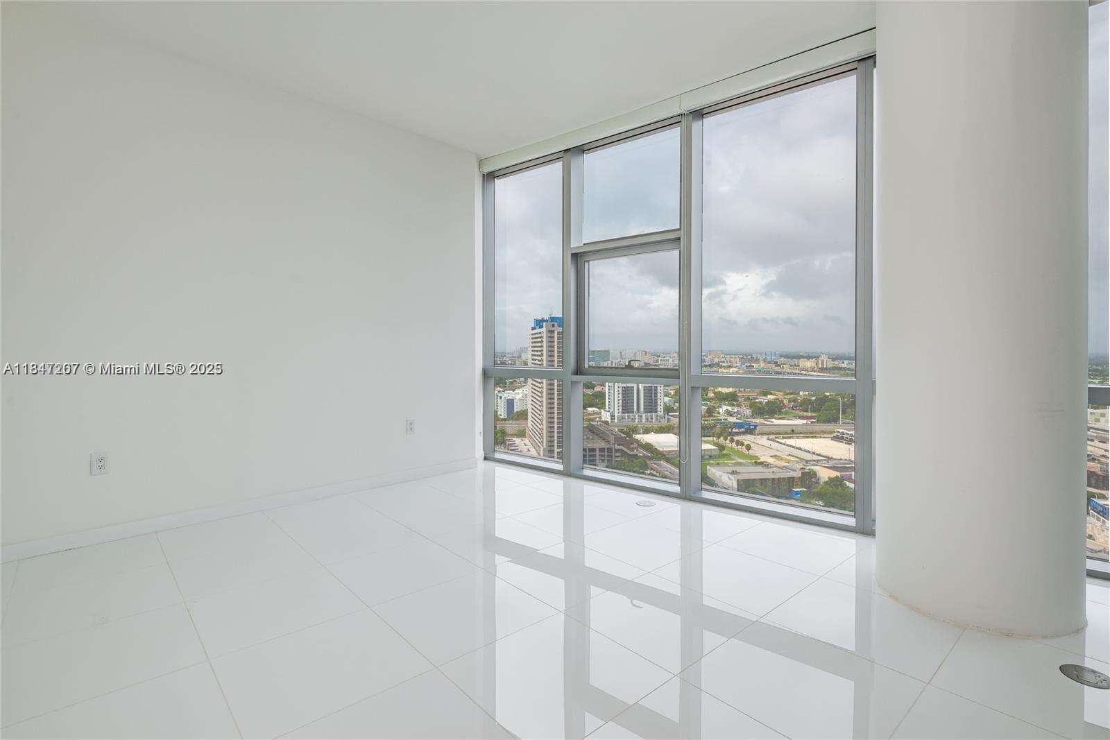 Paramount Miami Worldcenter at 851 1 Ave, Miami, FL 33132 - For Sale photo 21