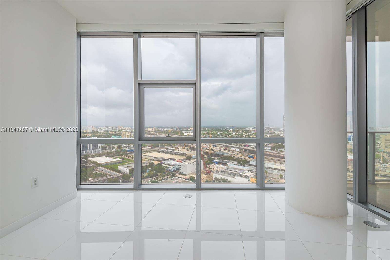 Paramount Miami Worldcenter at 851 1 Ave, Miami, FL 33132 - For Sale photo 23