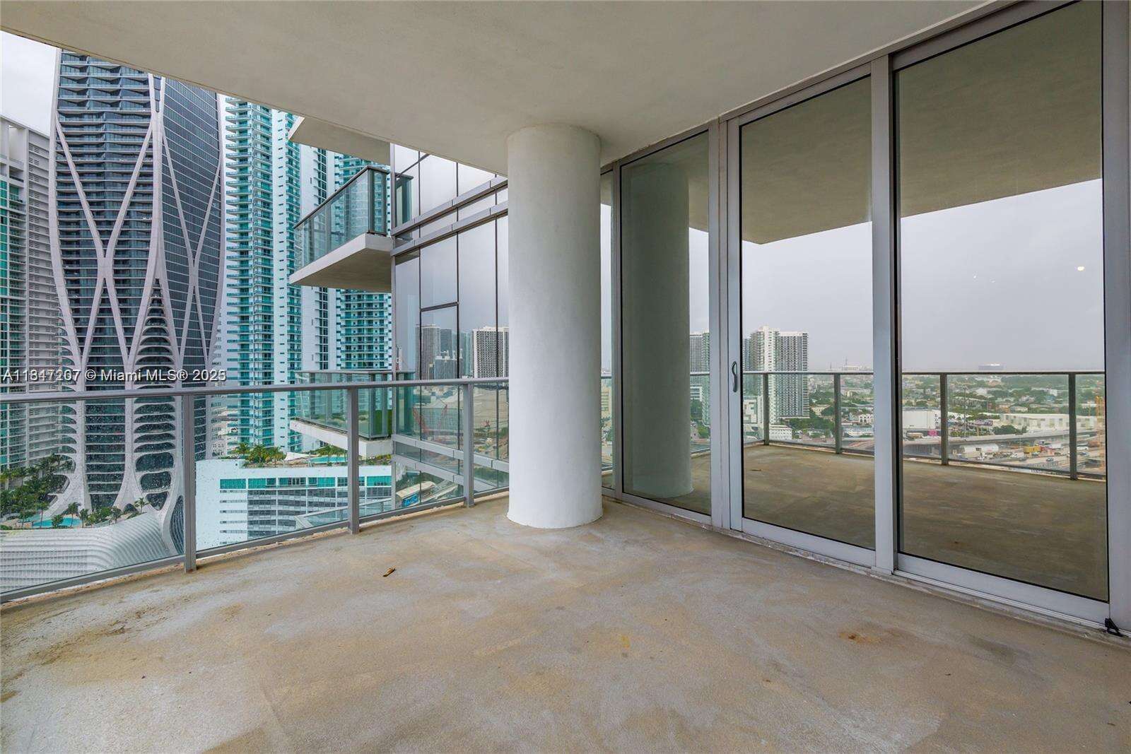 Paramount Miami Worldcenter at 851 1 Ave, Miami, FL 33132 - For Sale photo 34