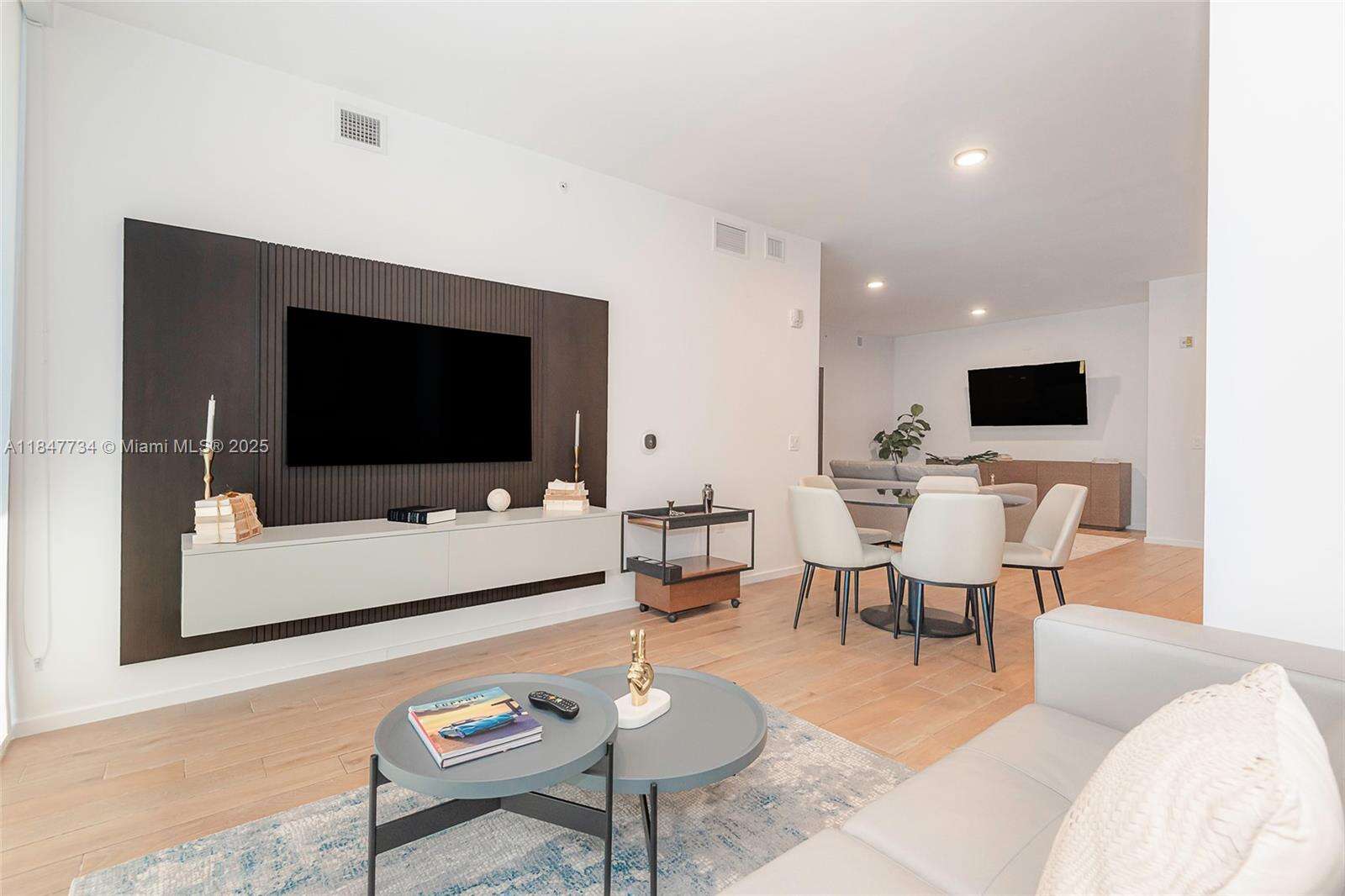 398 NE 5TH STREET - 398 5th St, Miami, FL 33132 | Picture 14