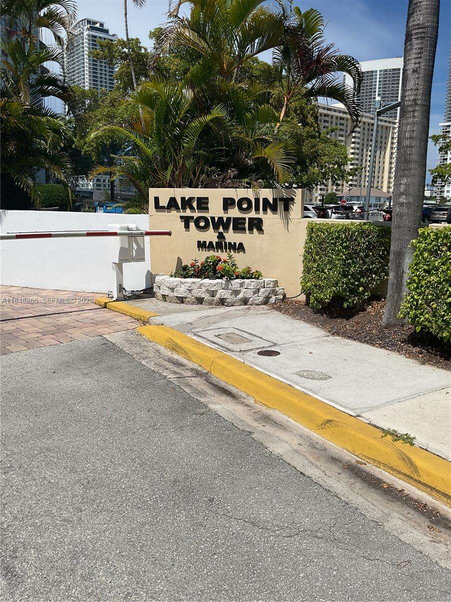 Lake Point Tower Condominium Condos for Sale & Rent | Picture 1