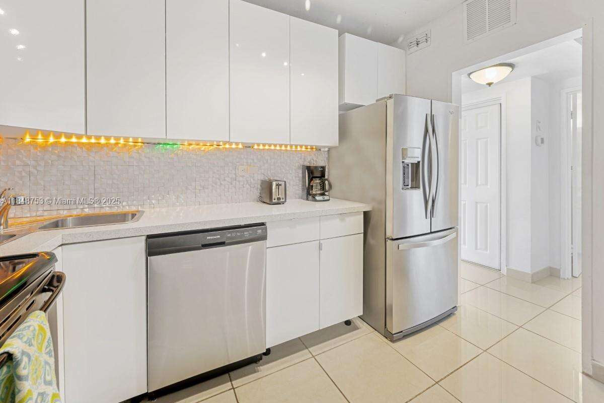 The Pavilion at 5601 Collins Ave, Miami Beach, FL 33140 - For Sale photo 18