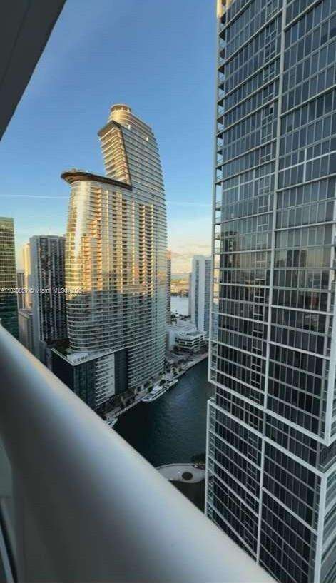 Icon Brickell 3 at 485 Brickell Ave, Miami, FL 33131 - For Sale photo 16