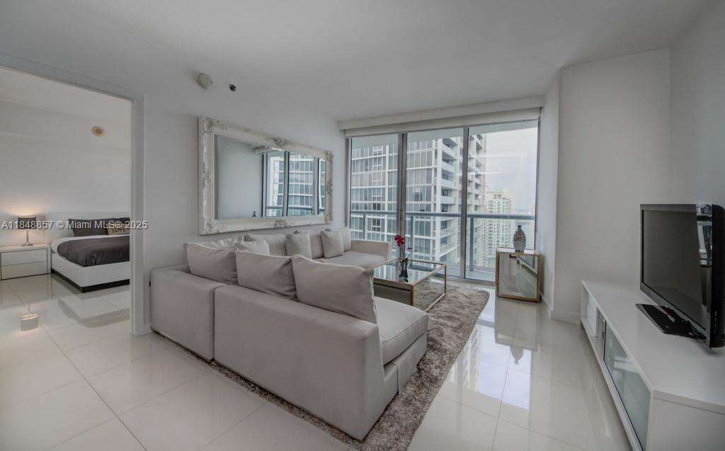 Icon Brickell 3 at 485 Brickell Ave, Miami, FL 33131 - For Sale photo 8