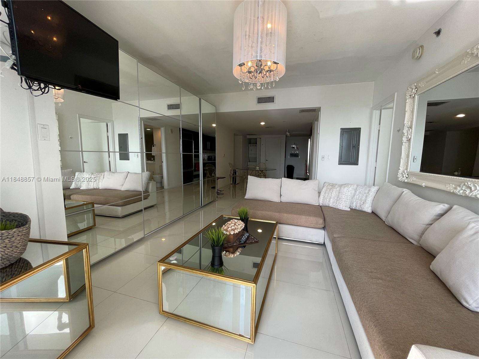 Icon Brickell 3 at 485 Brickell Ave, Miami, FL 33131 - For Sale photo 9