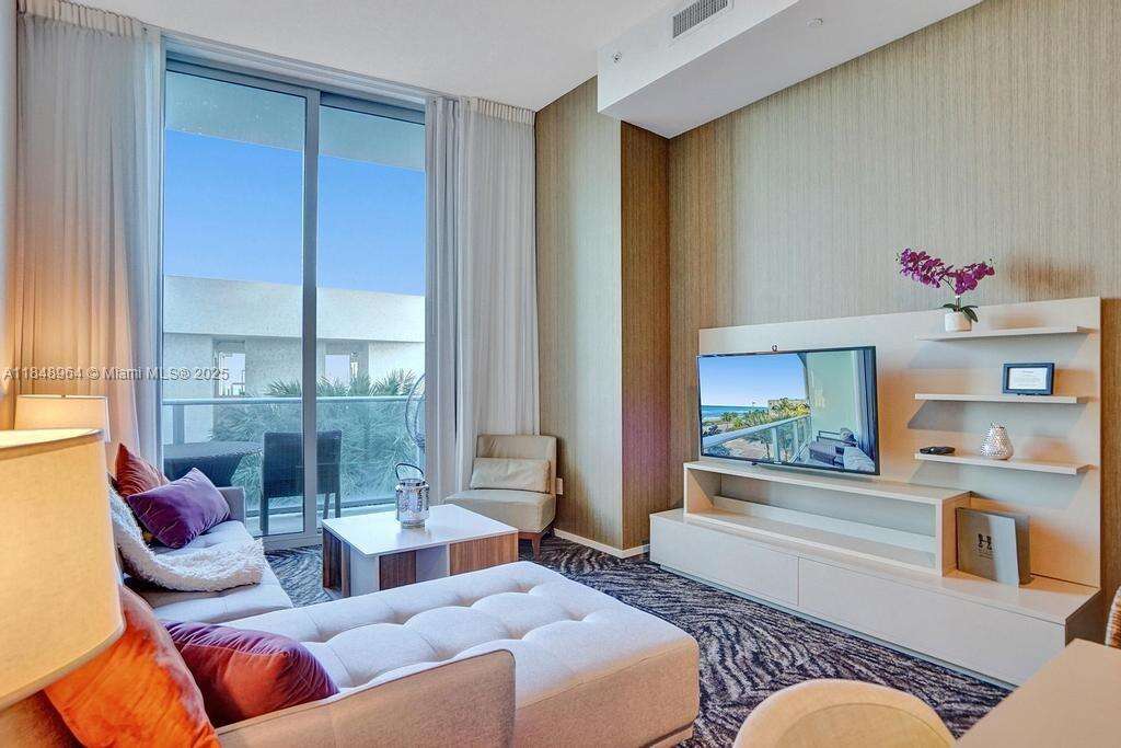 Hyde Resort at 4111 Ocean Dr, Hollywood, FL 33019 - For Sale photo 4