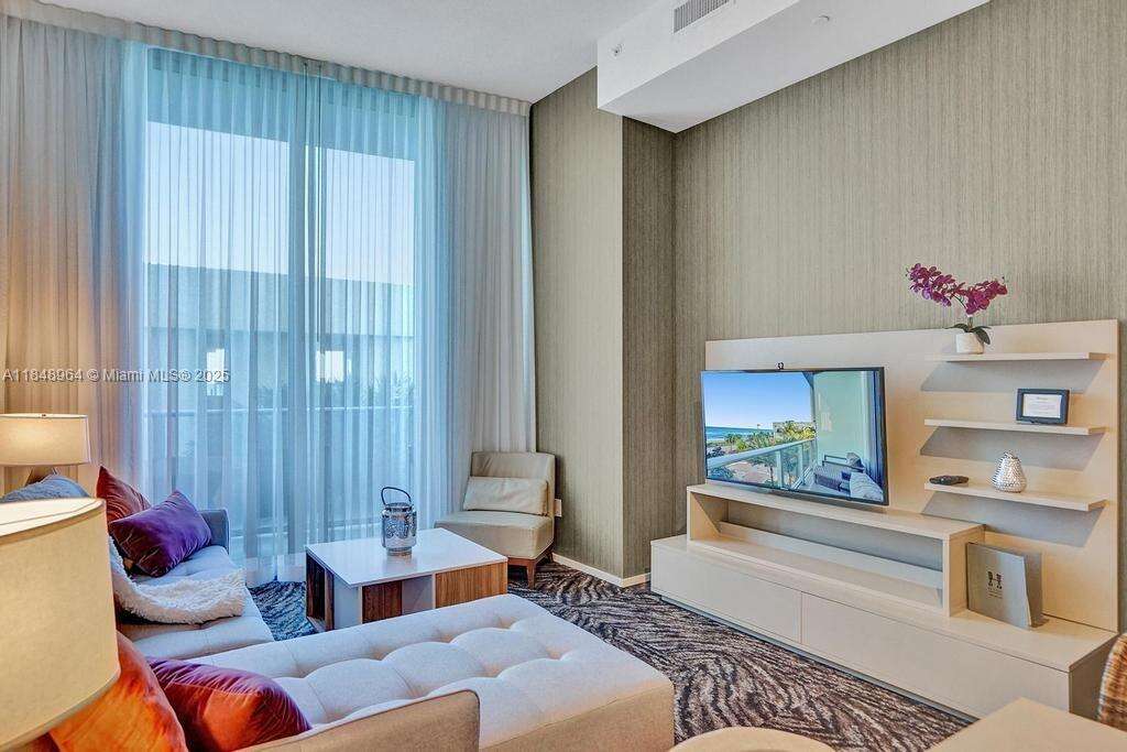 Hyde Resort at 4111 Ocean Dr, Hollywood, FL 33019 - For Sale photo 5