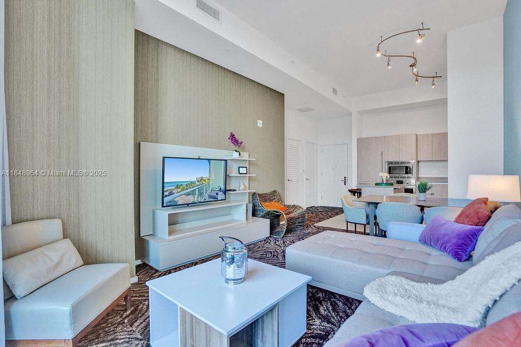 Hyde Resort at 4111 Ocean Dr, Hollywood, FL 33019 - For Sale photo 6