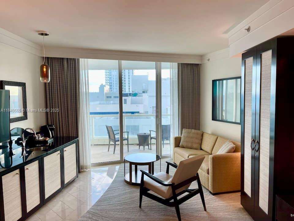 Fontainebleau 3 at 4391 Collins Ave, Miami Beach, FL 33140 - For Sale photo 3
