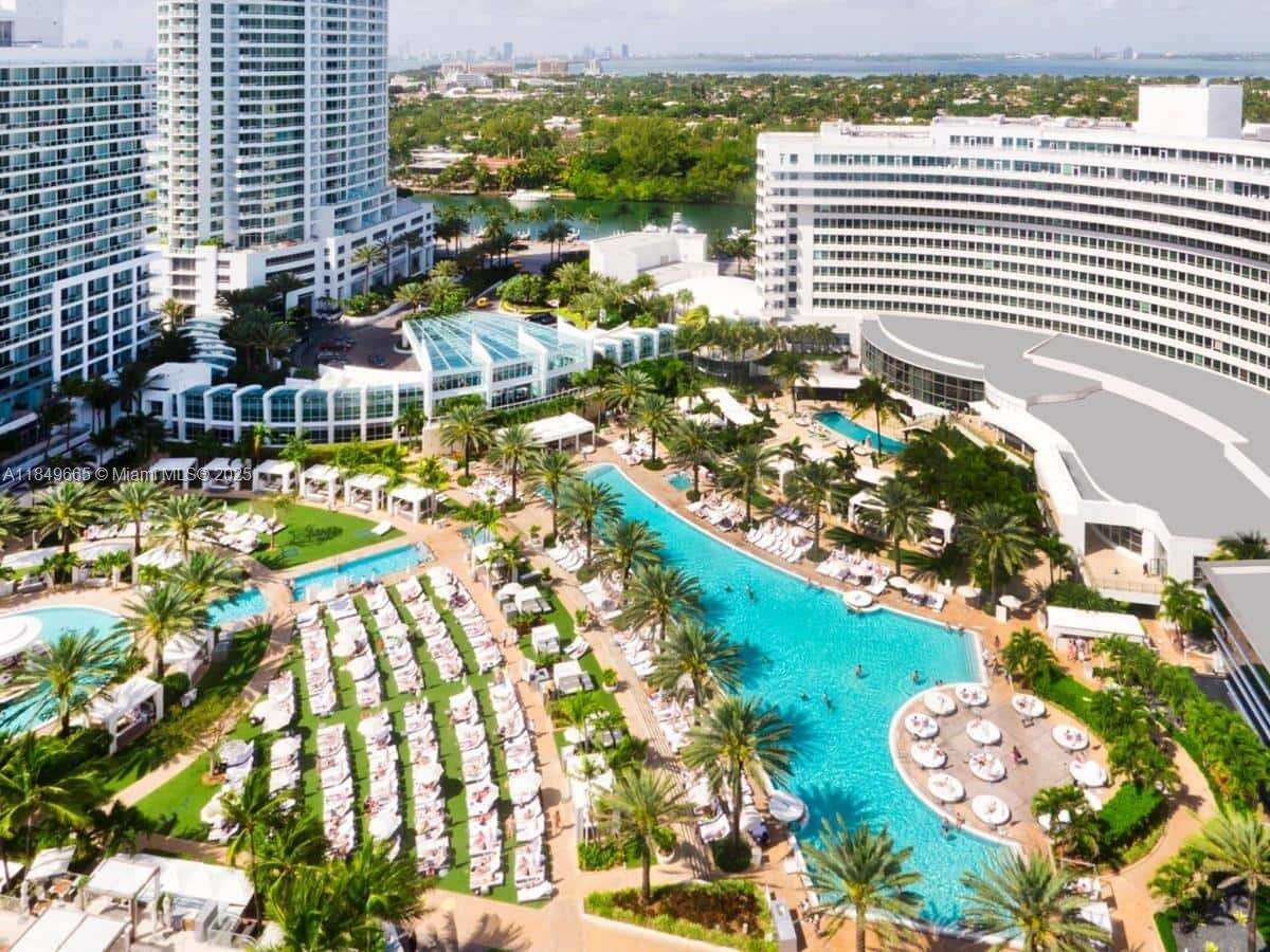 Fontainebleau 3 at 4391 Collins Ave, Miami Beach, FL 33140 - For Sale photo 6