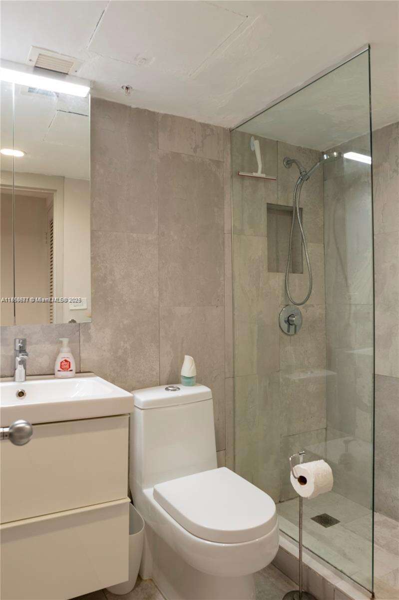 Flamingo South Beach at 1500 Bay Rd, Miami Beach, FL 33139 - For Sale photo 11