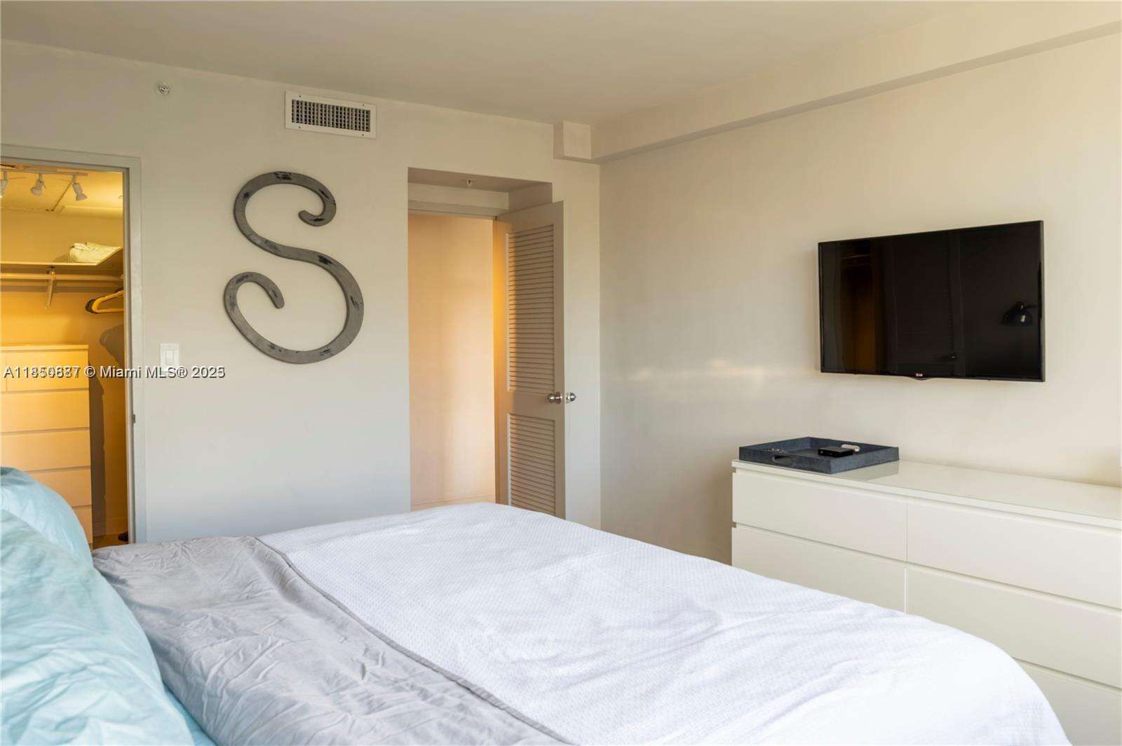 Flamingo South Beach at 1500 Bay Rd, Miami Beach, FL 33139 - For Sale photo 9