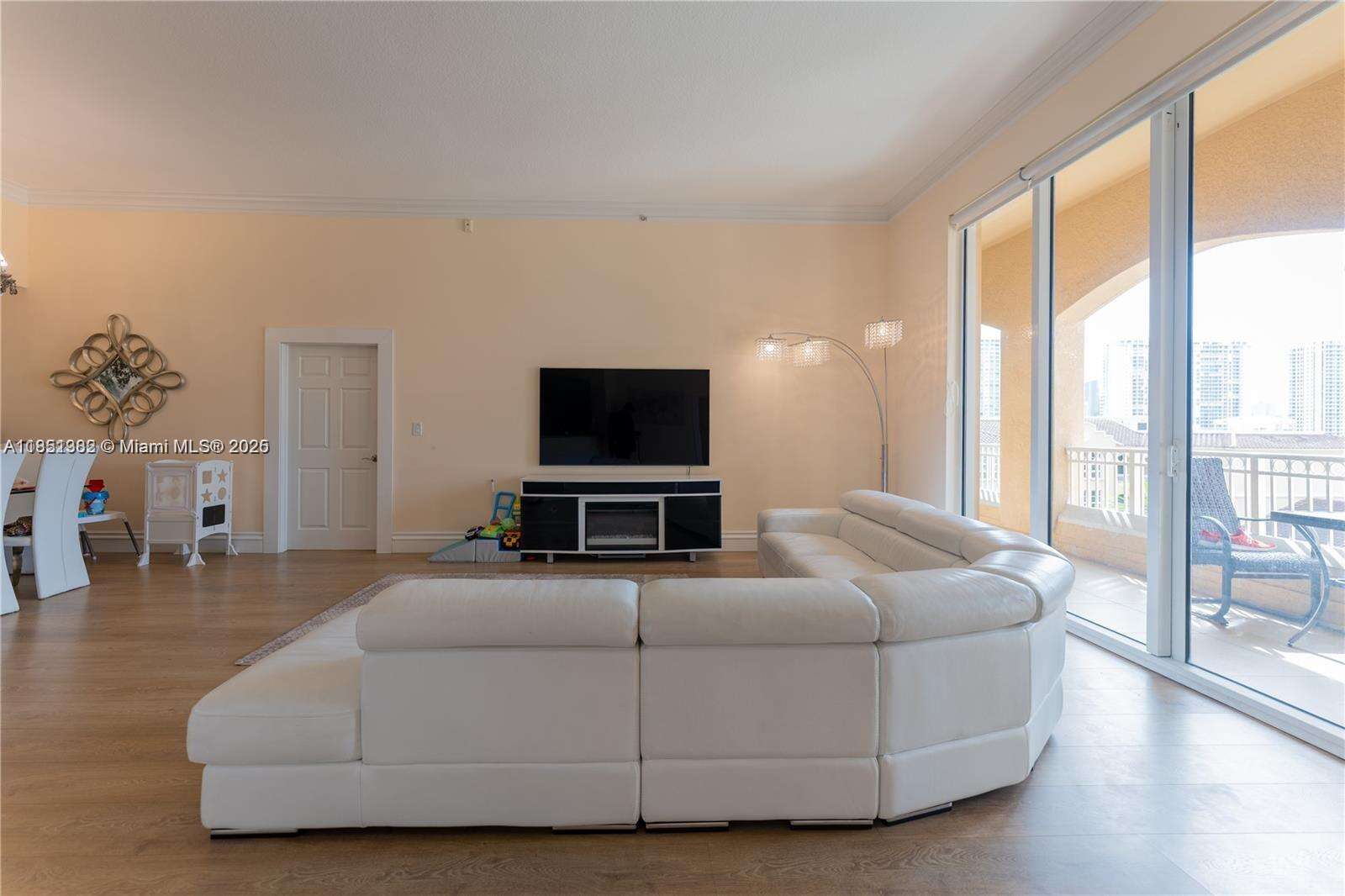 Alaqua at 3001 185 St, Aventura, FL 33180 - For Sale photo 2