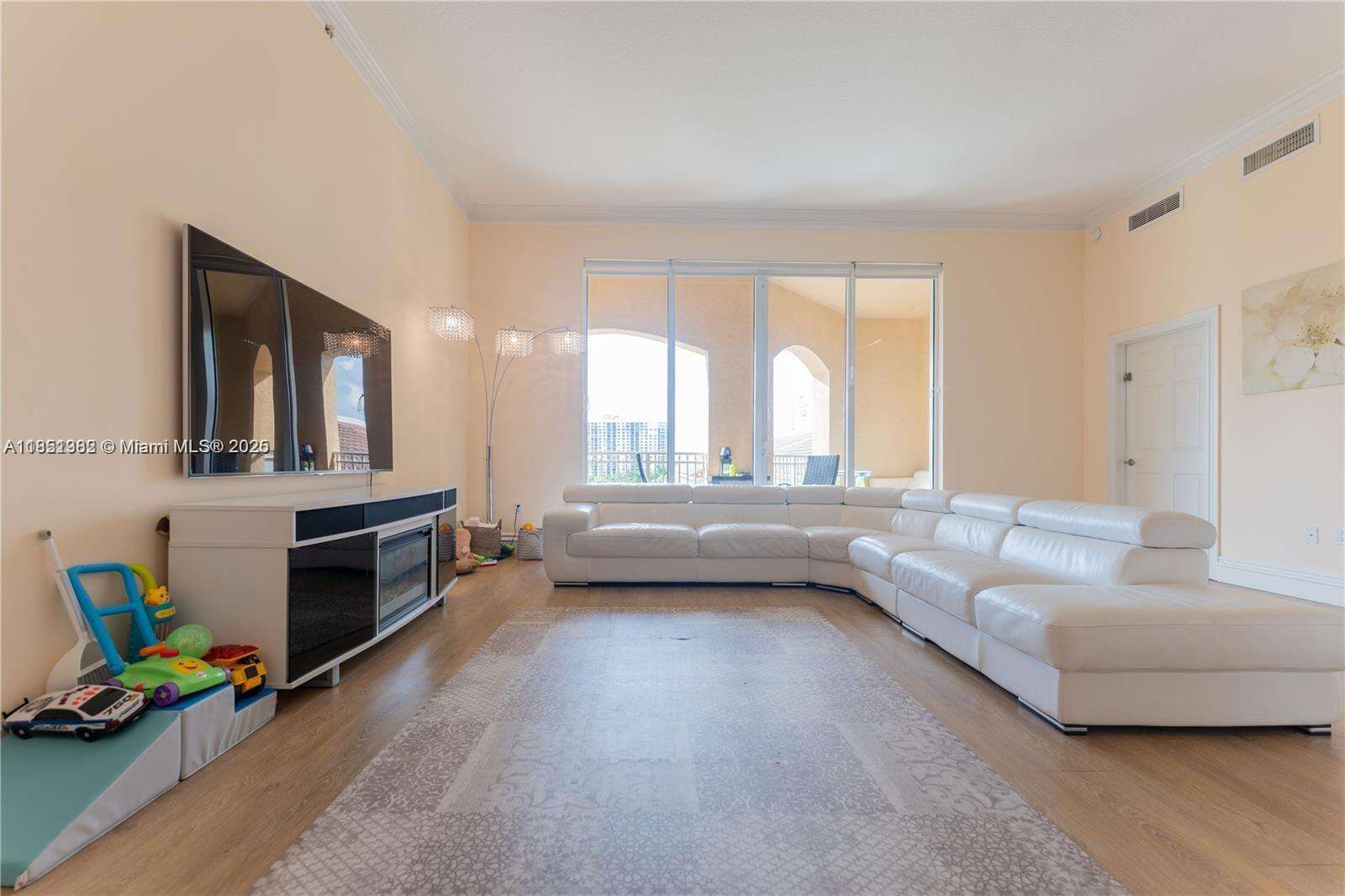 Alaqua at 3001 185 St, Aventura, FL 33180 - For Sale photo 4