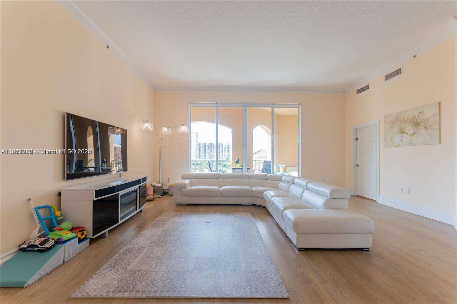 Alaqua at 3001 185 St, Aventura, FL 33180 - For Sale photo 5