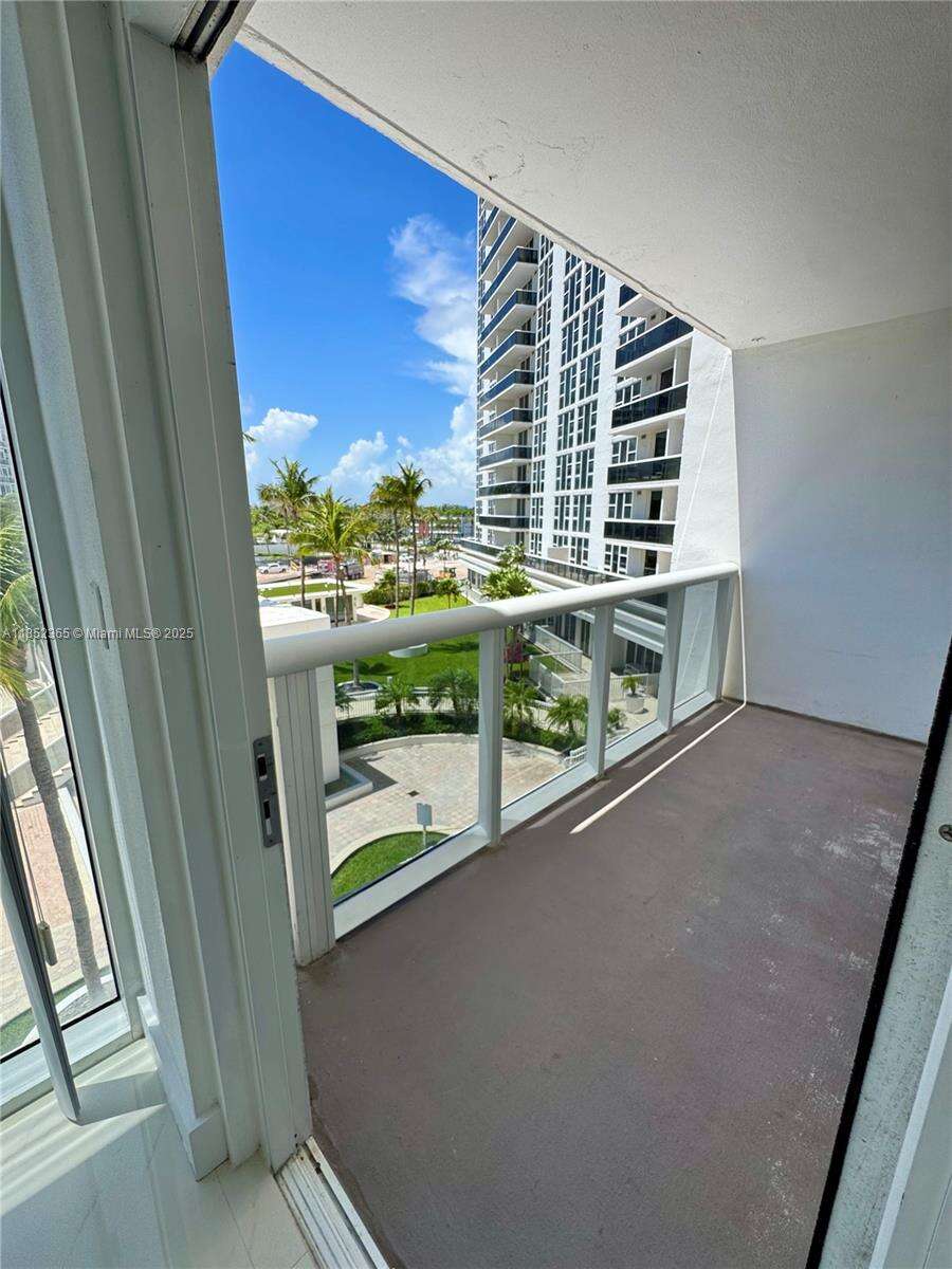 Harbour House at 10275 Collins Ave, Bal Harbour, FL 33154 - For Sale photo 17