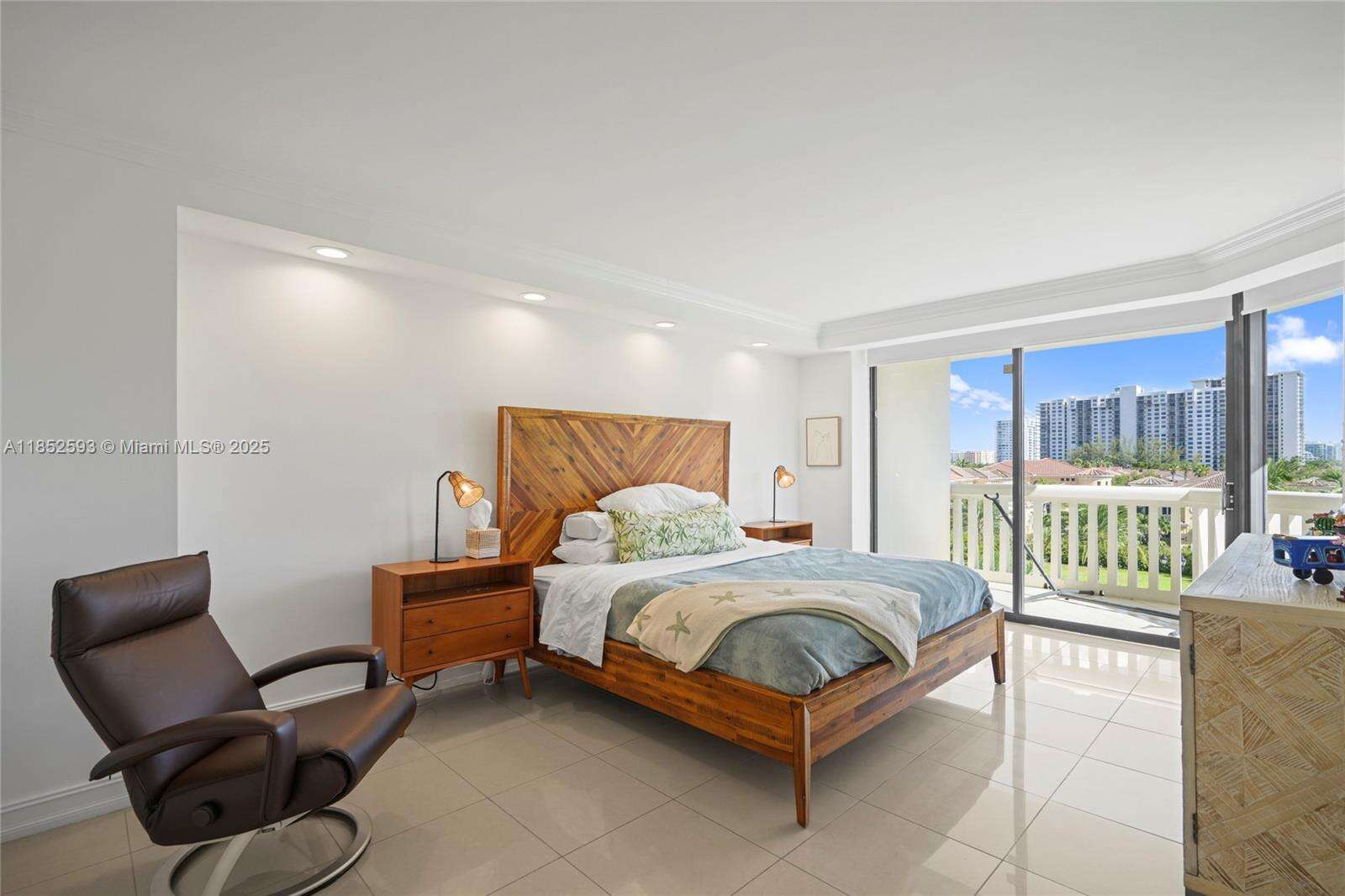 1000 Williams Island at 1000 Island Blvd, Aventura, FL 33160 - For Sale photo 9