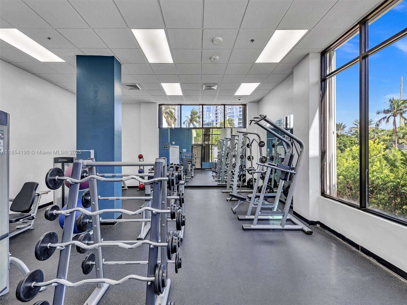 Arlen House at 100 Bayview Dr, Sunny Isles Beach, FL 33160 - For Sale photo 22