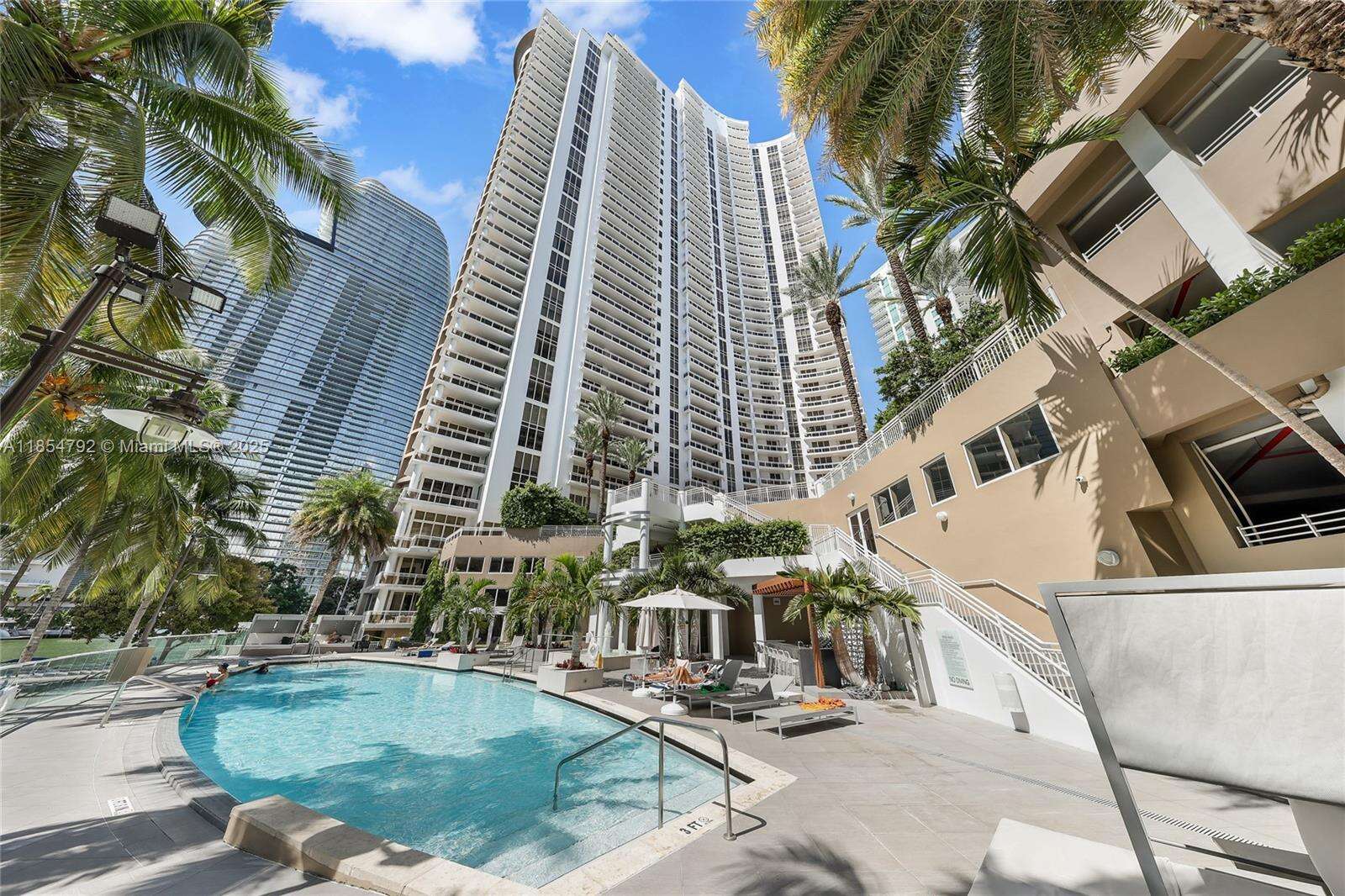 Carbonell at 901 Brickell Key Blvd, Miami, FL 33131 - For Sale photo 1
