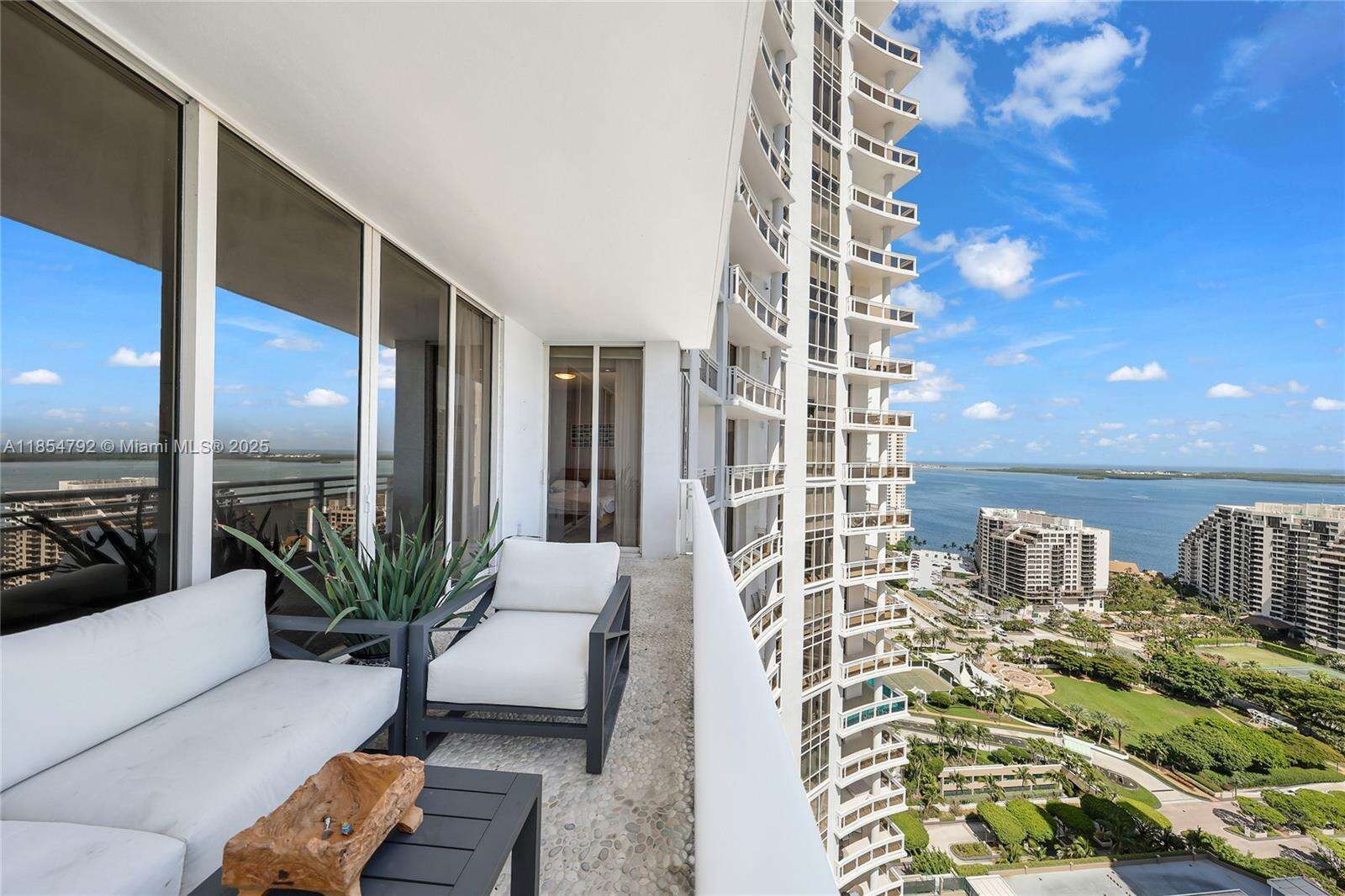 Carbonell at 901 Brickell Key Blvd, Miami, FL 33131 - For Sale photo 11