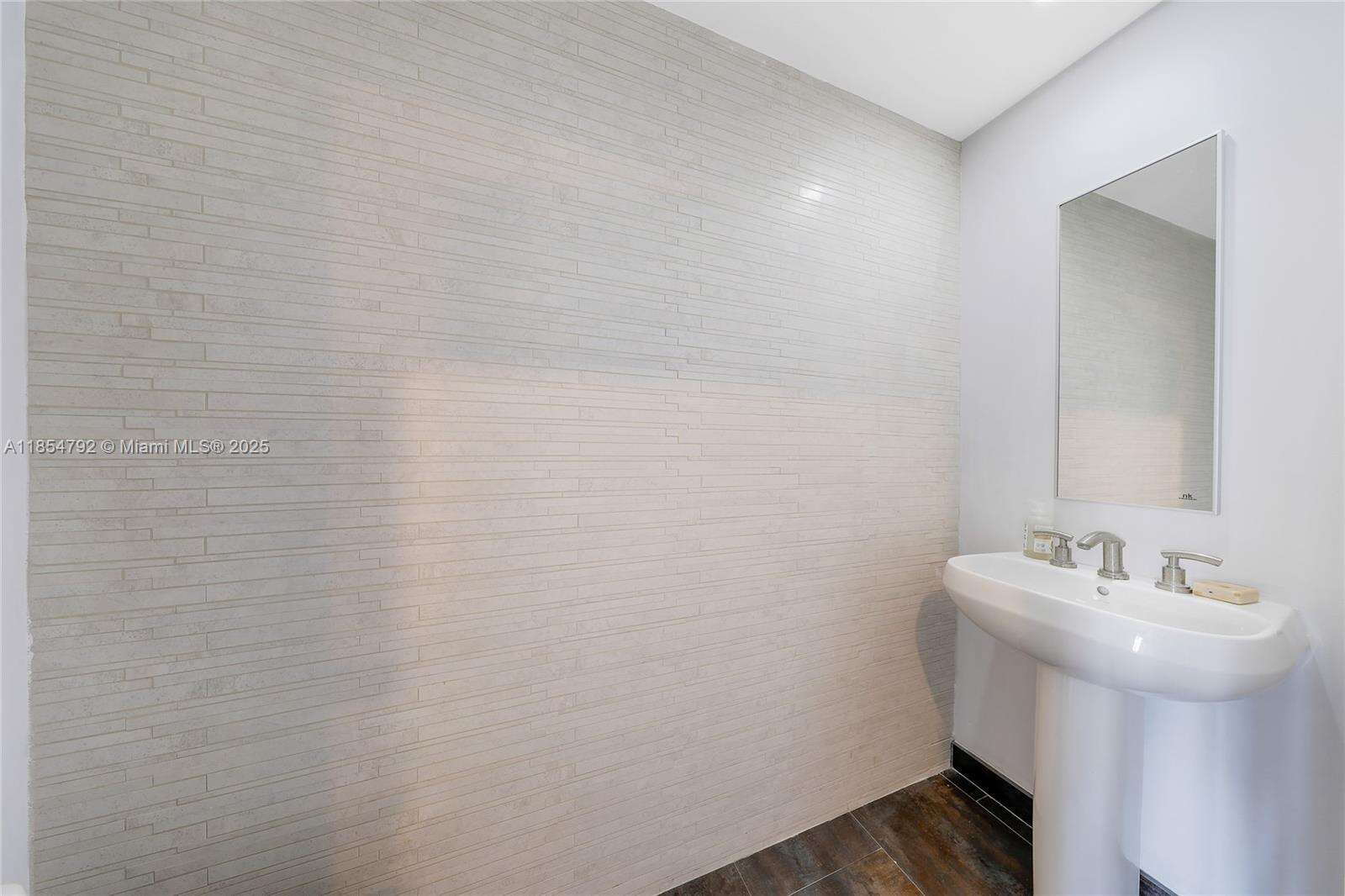 Carbonell at 901 Brickell Key Blvd, Miami, FL 33131 - For Sale photo 10