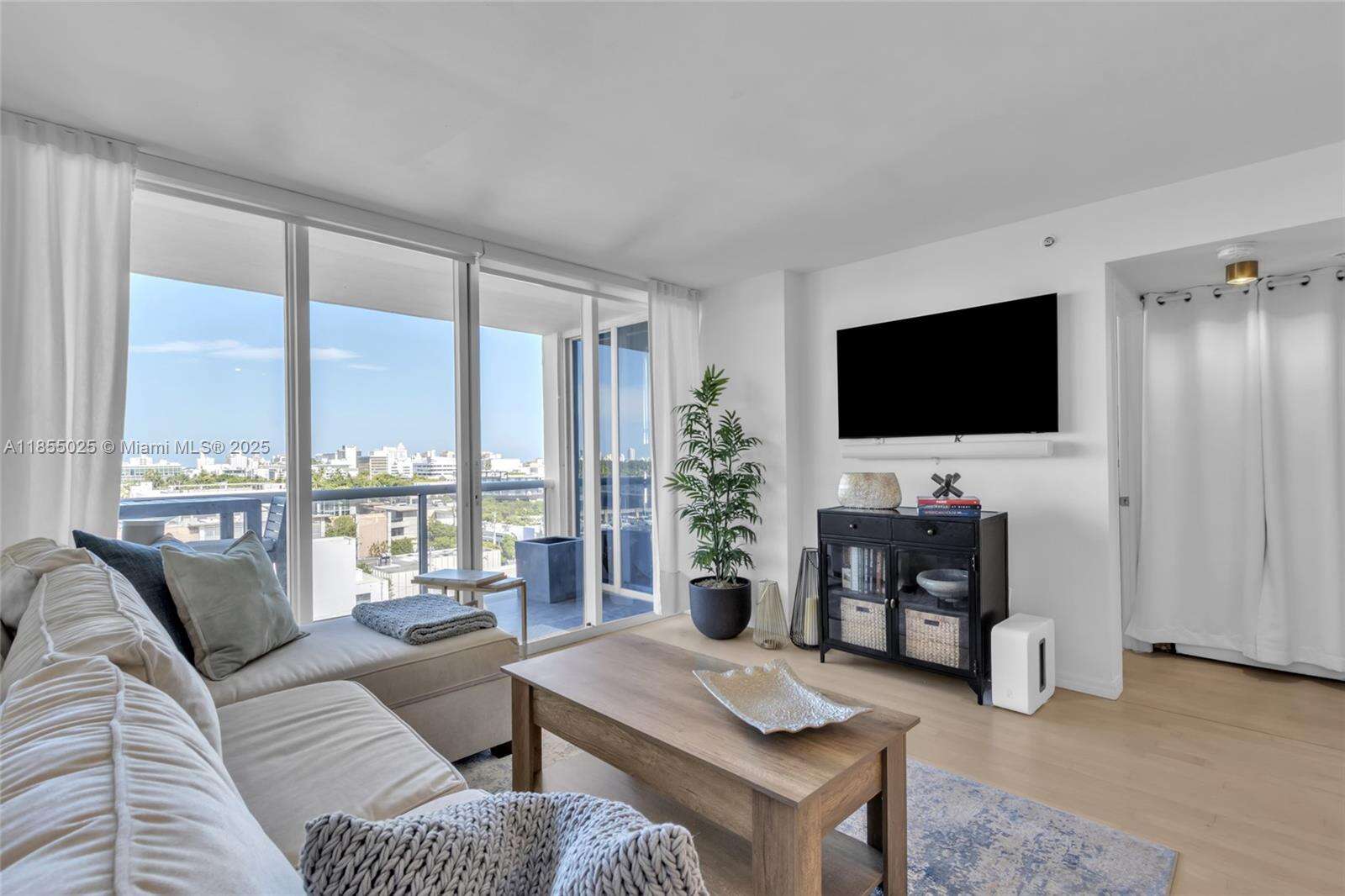 1800 Sunset Harbour Dr, Miami Beach, FL 33139 - For Sale photo 2