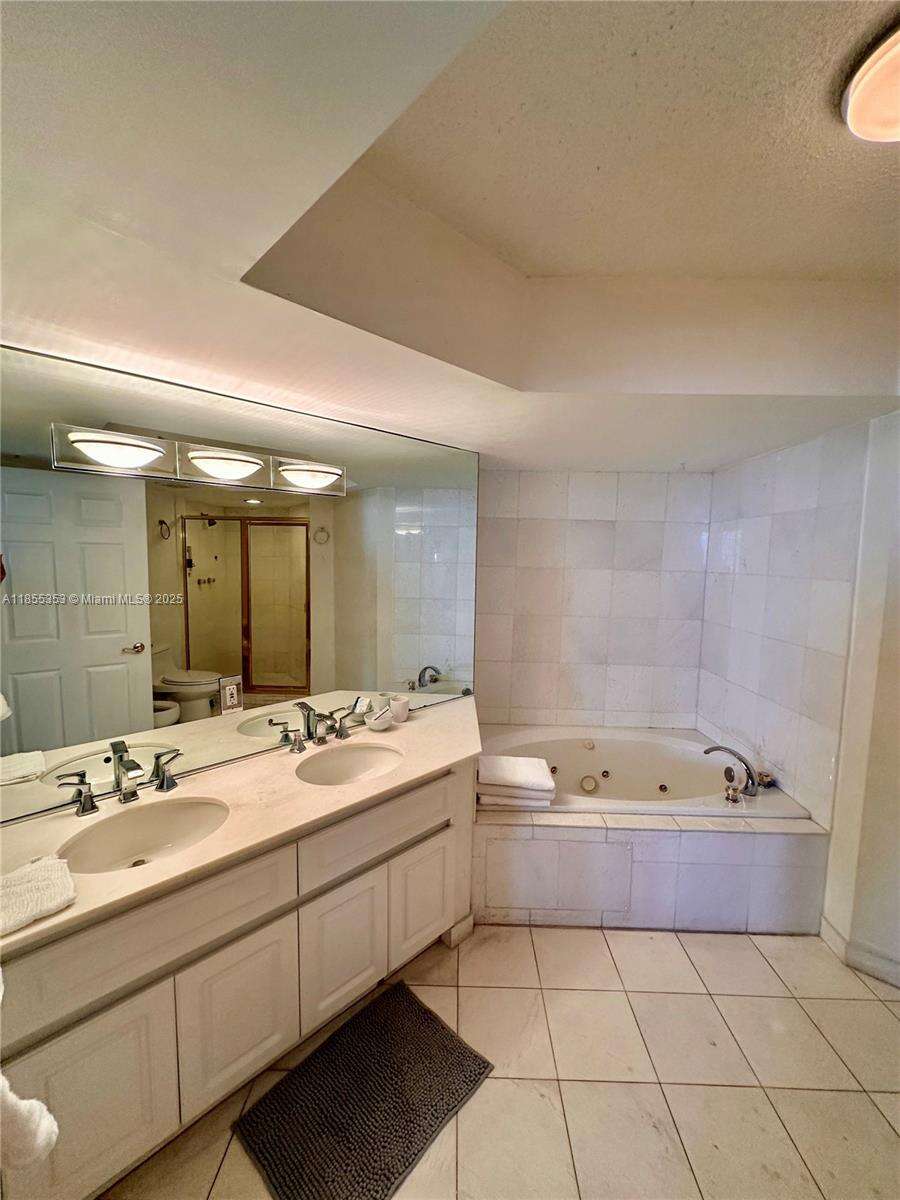 La Gorce Palace at 6301 Collins Ave, Miami Beach, FL 33141 - For Sale photo 9