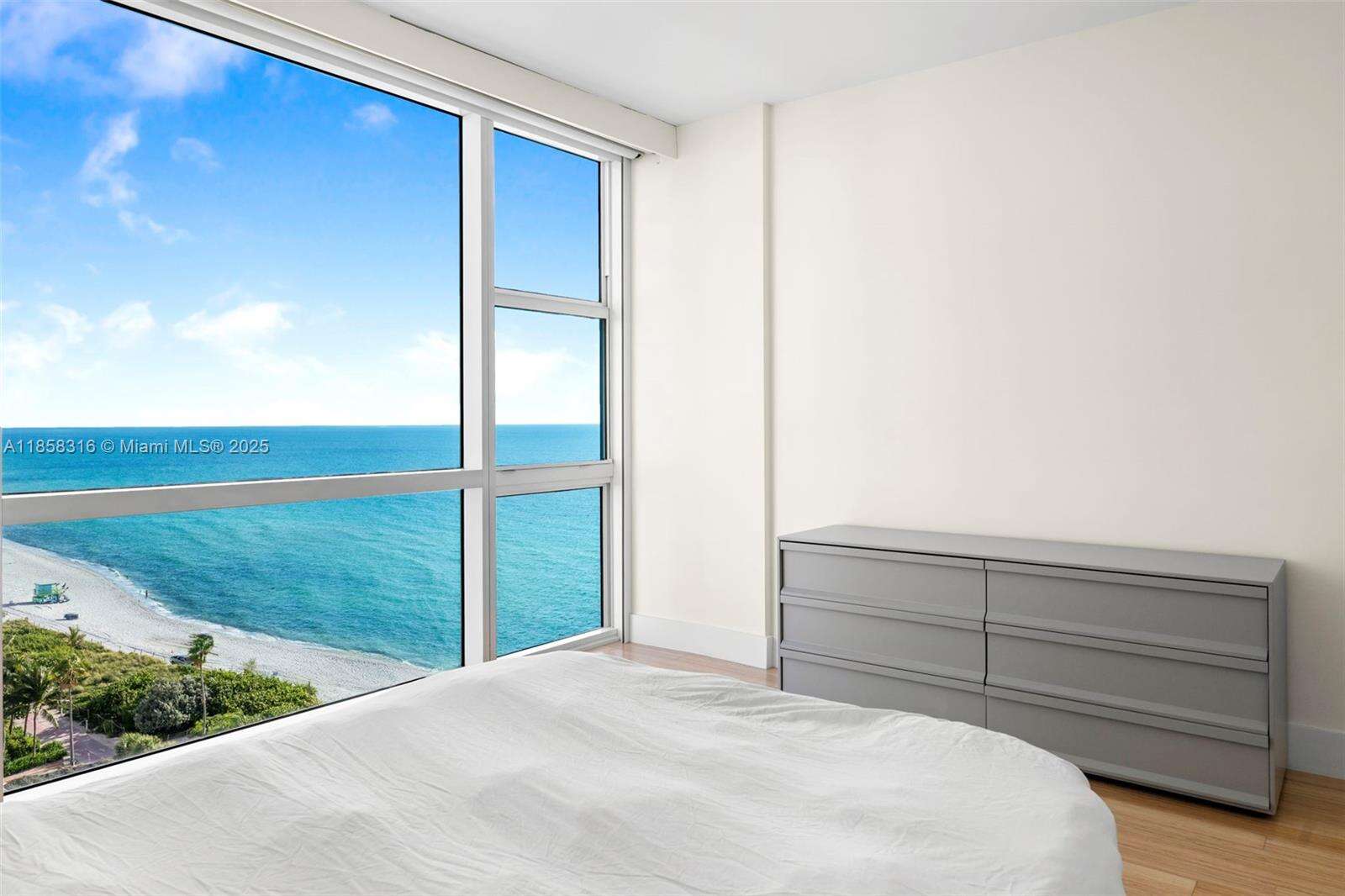 Central Carillon at 6801 Collins Ave, Miami Beach, FL 33141 - For Sale photo 11