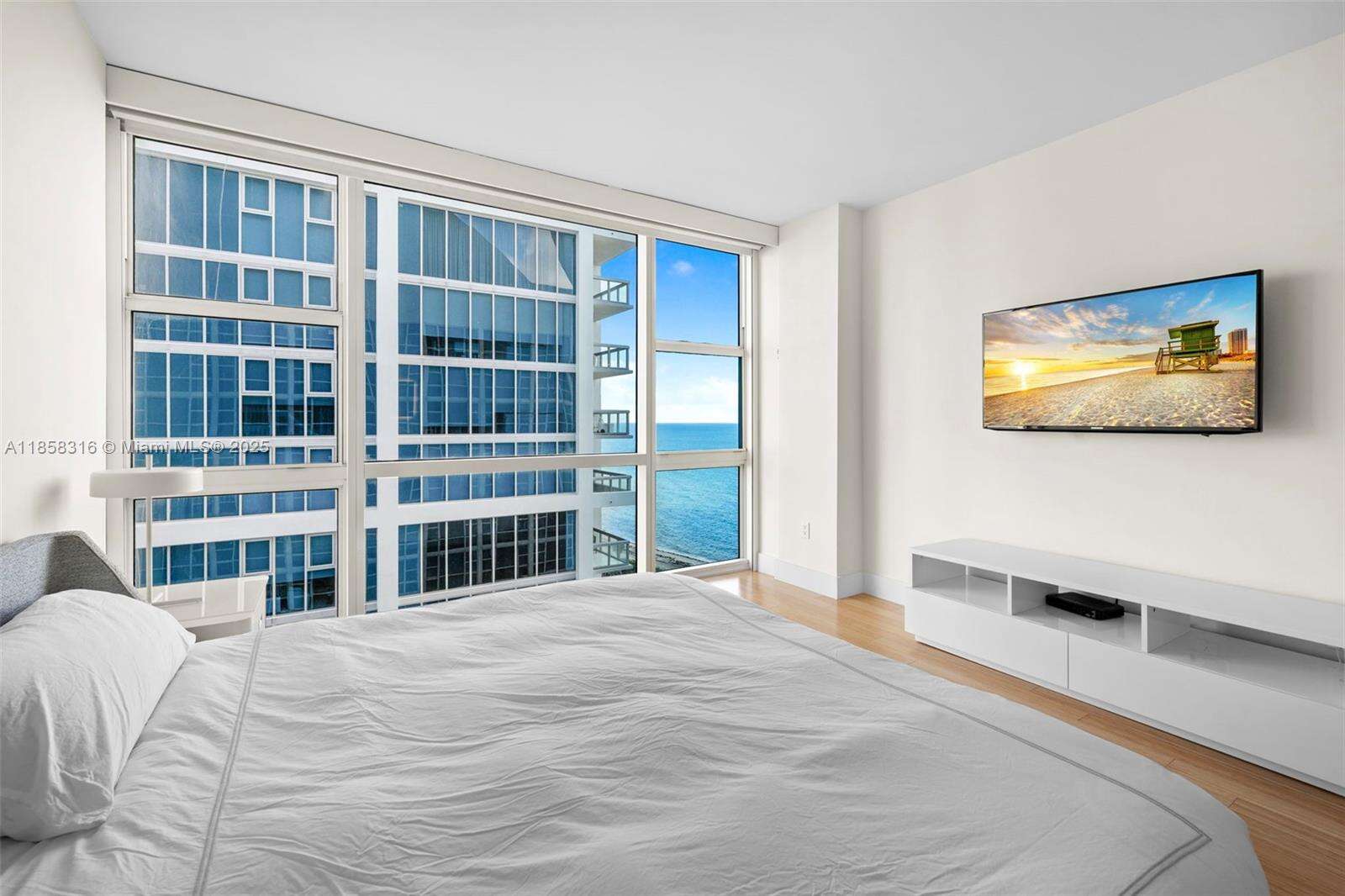 Central Carillon at 6801 Collins Ave, Miami Beach, FL 33141 - For Sale photo 14