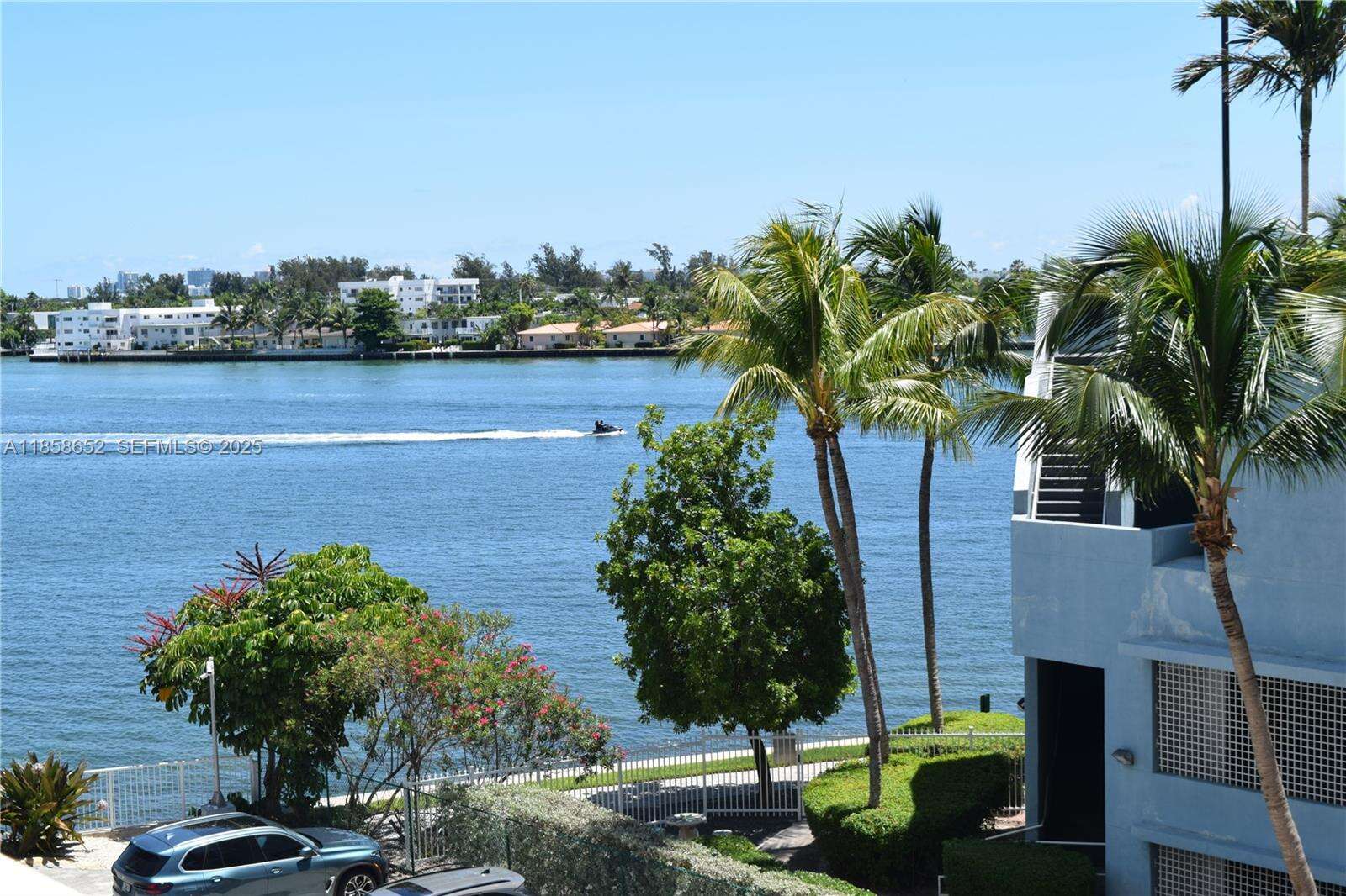 Kennedy House Condos for Sale & Rent | Picture 1