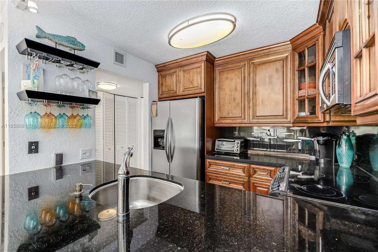 Ocean Point at 345 Ocean Dr, Miami Beach, FL 33139 - For Sale photo 10