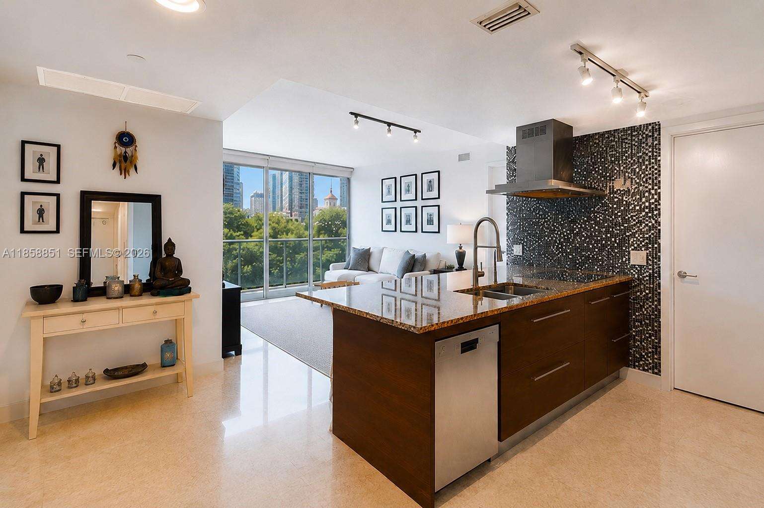 Icon Brickell 2 at 495 Brickell Ave, Miami, FL 33131 - For Sale photo 1