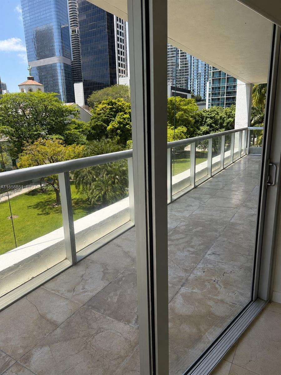 Icon Brickell 2 at 495 Brickell Ave, Miami, FL 33131 - For Sale photo 11
